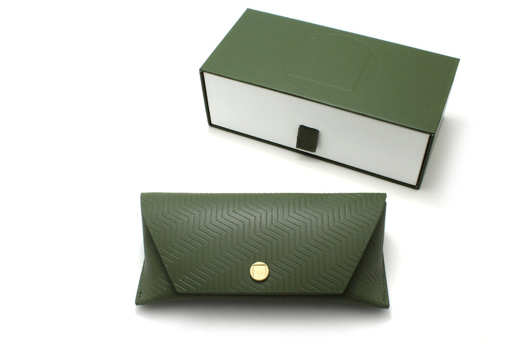 Marni Box, Case