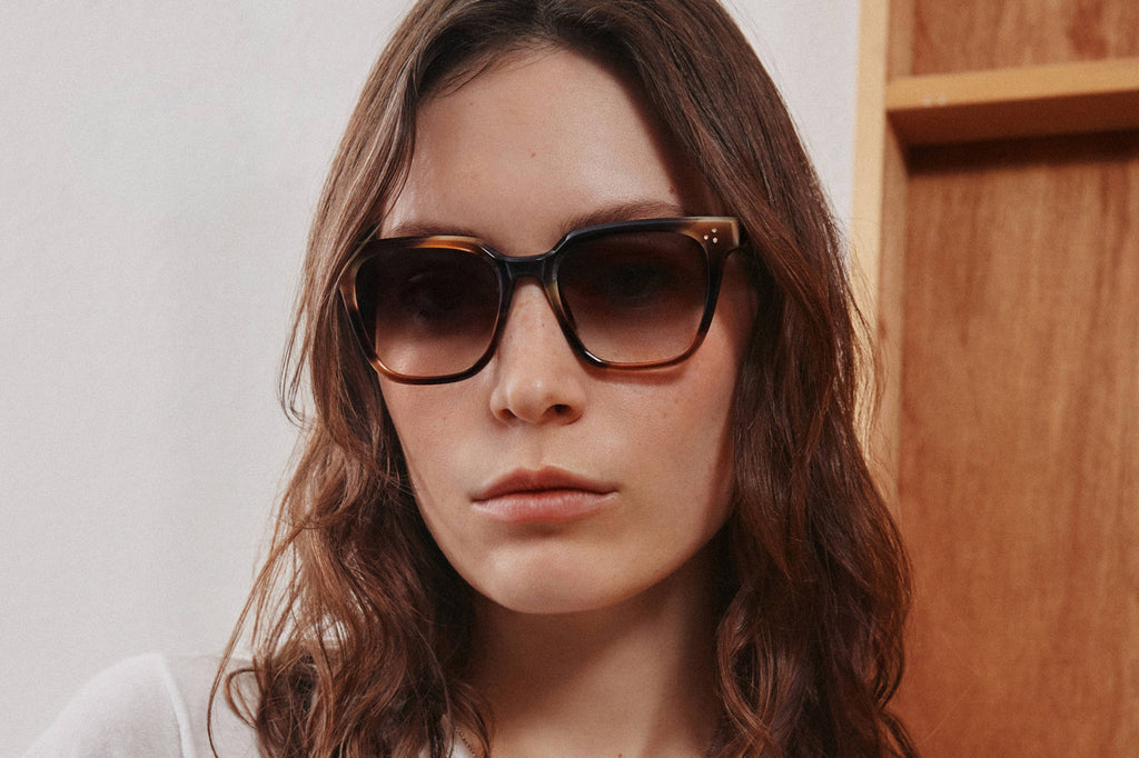 Rose & Co - A14 Sunglasses Honey Oak with Sabal Gradient Lenses