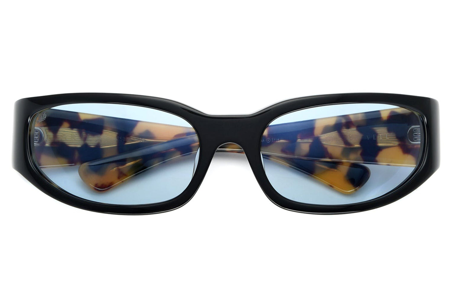 VEIL Black wrap Sunglasses by Akila Veil is a wrap-around frame with a modern design and bold  main image 3