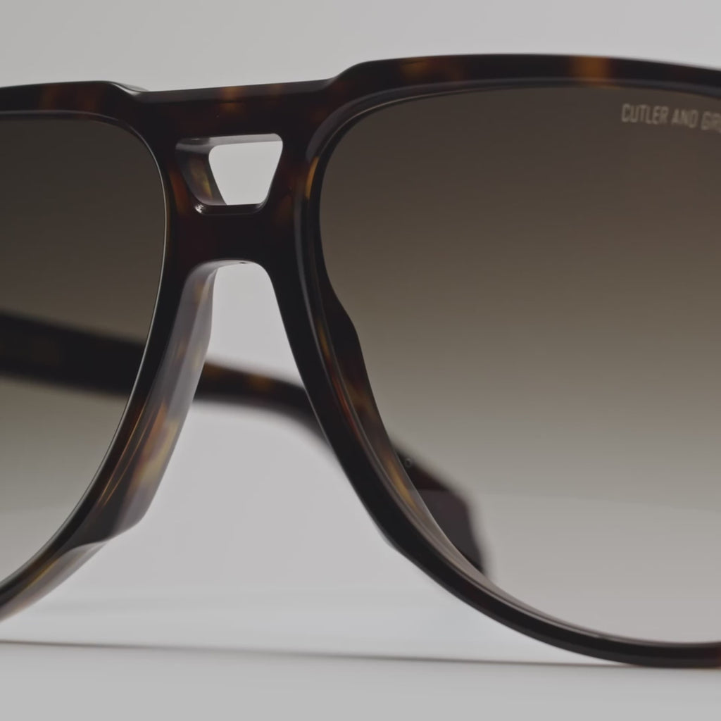 美品 CUTLER AND GROSS 9782 03 ツーブリッジ サングラス Cutler and Gross - 9782 Sunglasses | Specs Collective